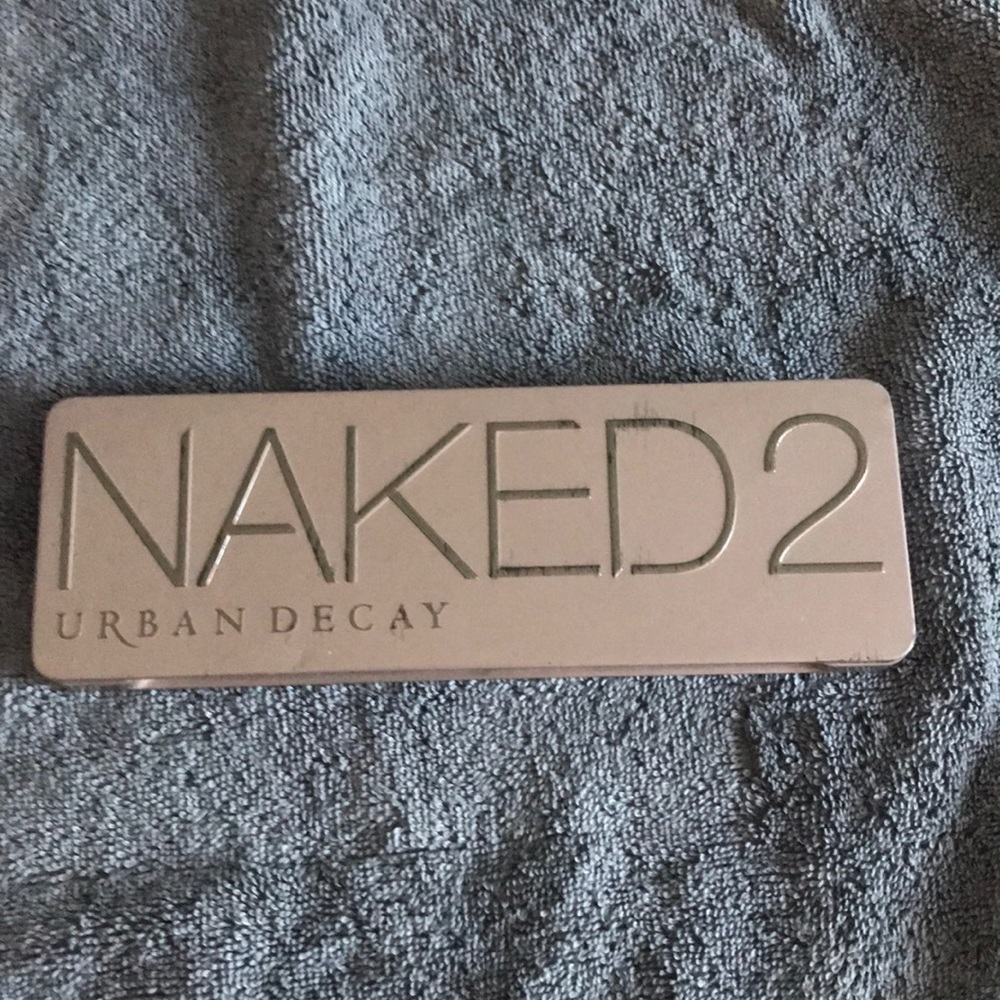 Urban Decay Naked 2 - Picture 2 of 5